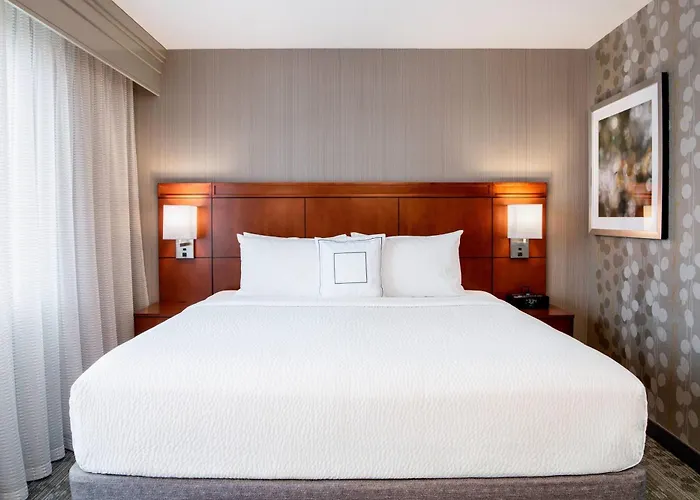 Courtyard By Marriott Edmonton West
